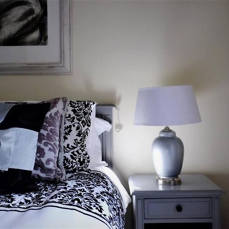 Loch Lomond Unique Selfcontained Bed+Bathroom 亚历山德里亚 外观 照片